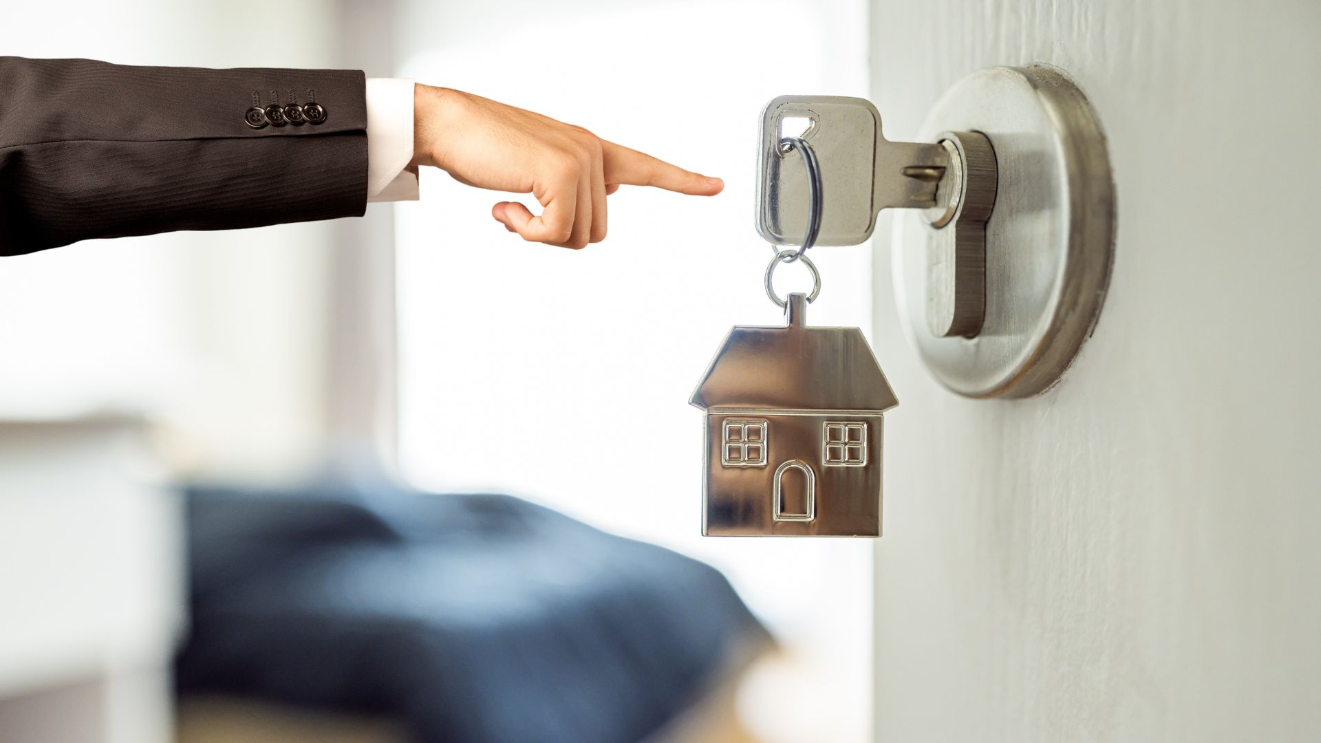 A thousand extensions, what a scandal the anti-property law is