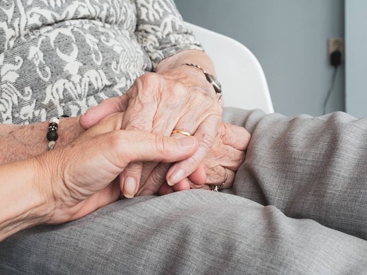 Technology and professionalism at the service of self-sufficient elderly people