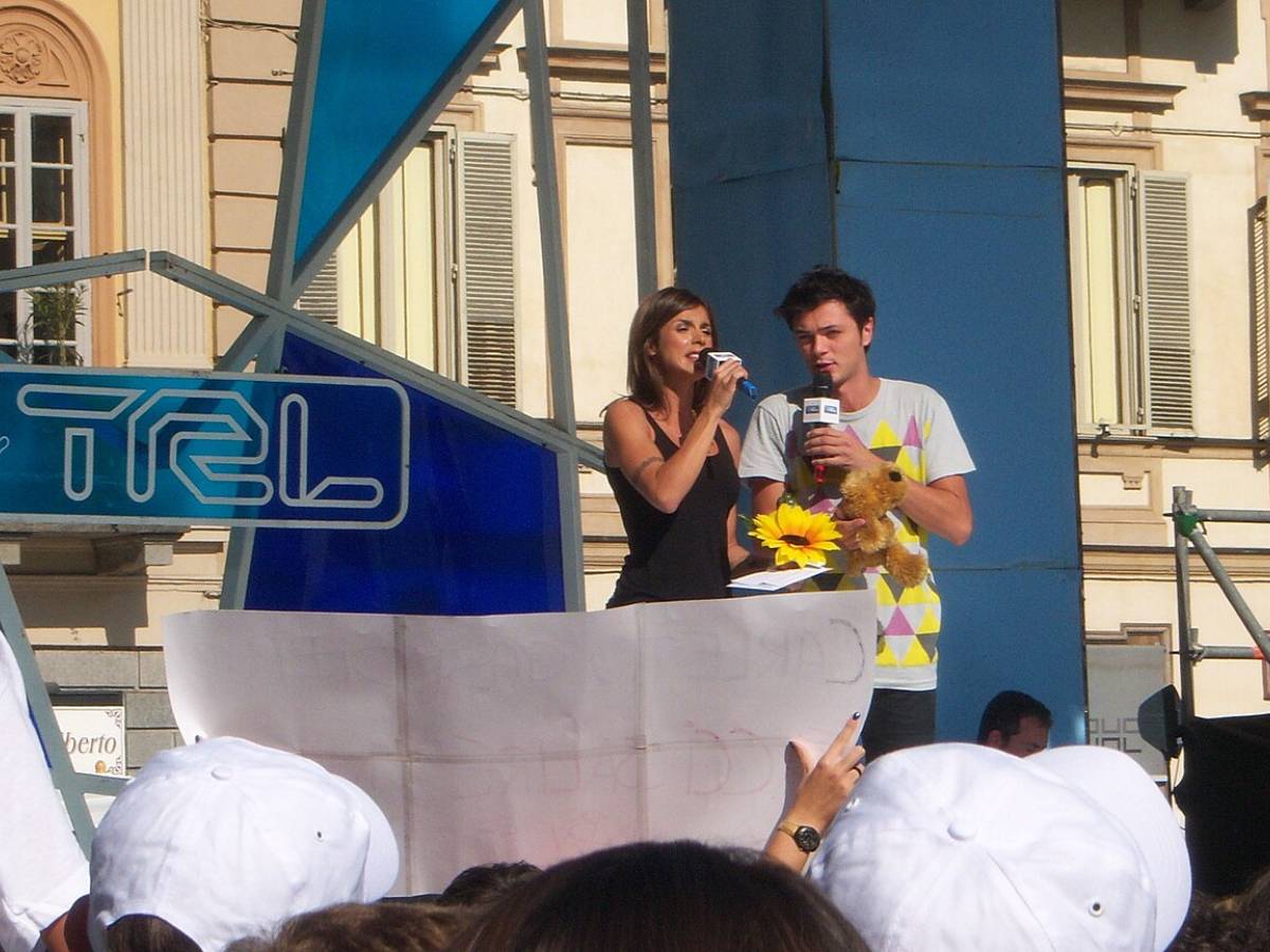 From the balcony to economic problems. This is how Trl told a generation