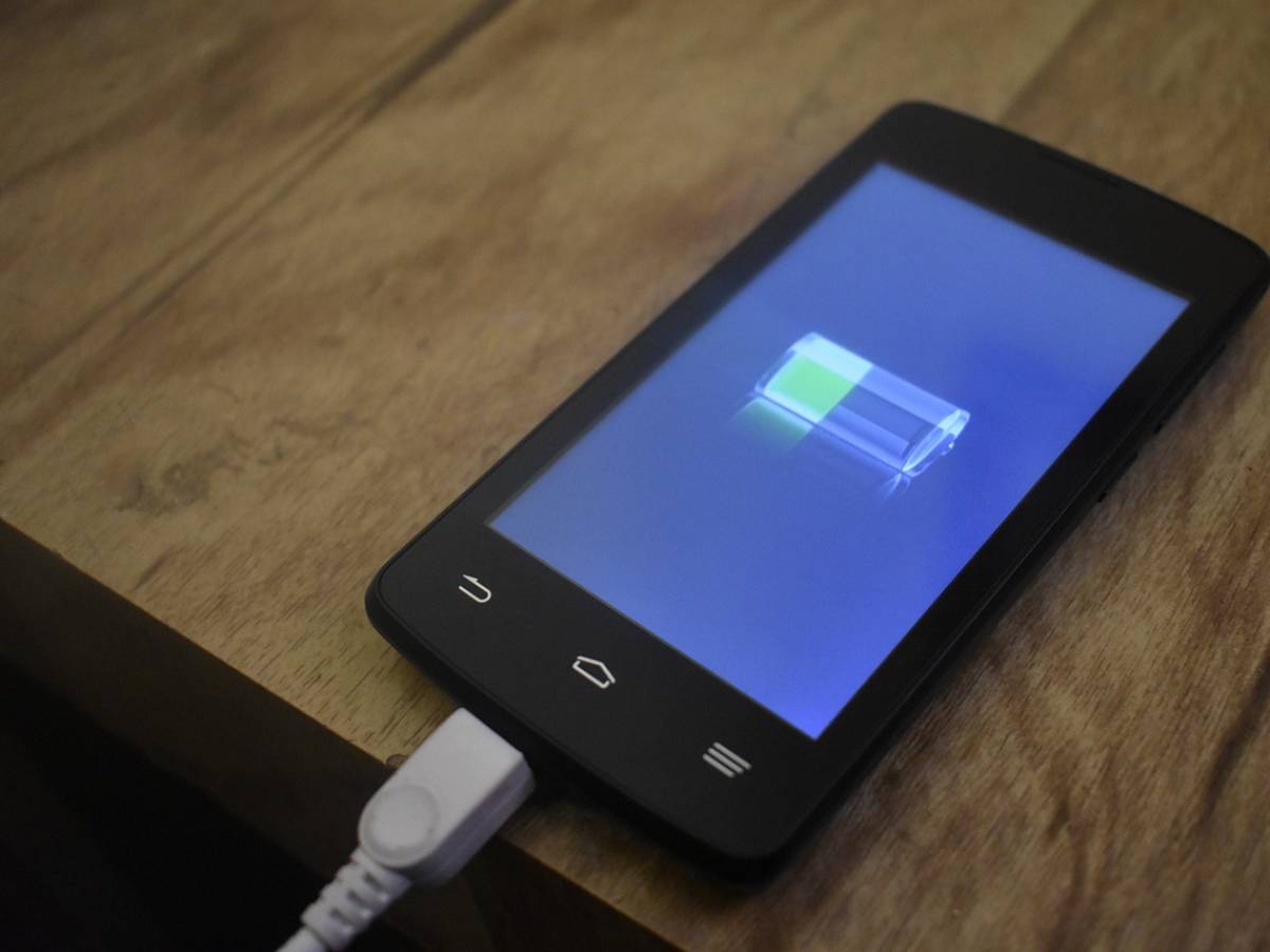 Remove your smartphone from charge if this symbol appears