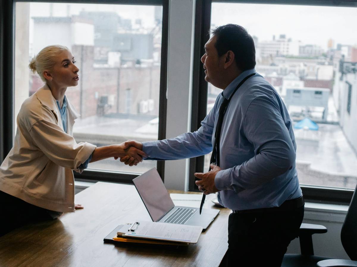 Salary increase or level increase: which is better to choose?