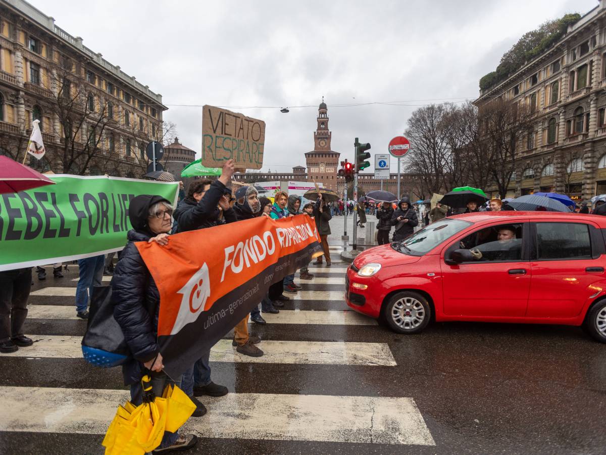 What a delight: the Greens surrender, the horror of the Rom lady theft and Renzi: so, today...