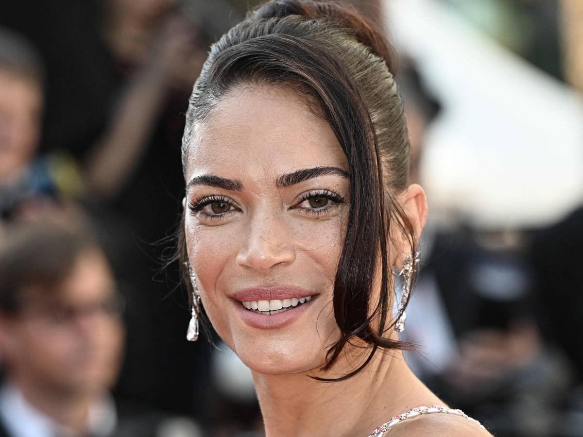 Elodie explain this to us, praise of Di Francisca and Imane Khelif: so, today...