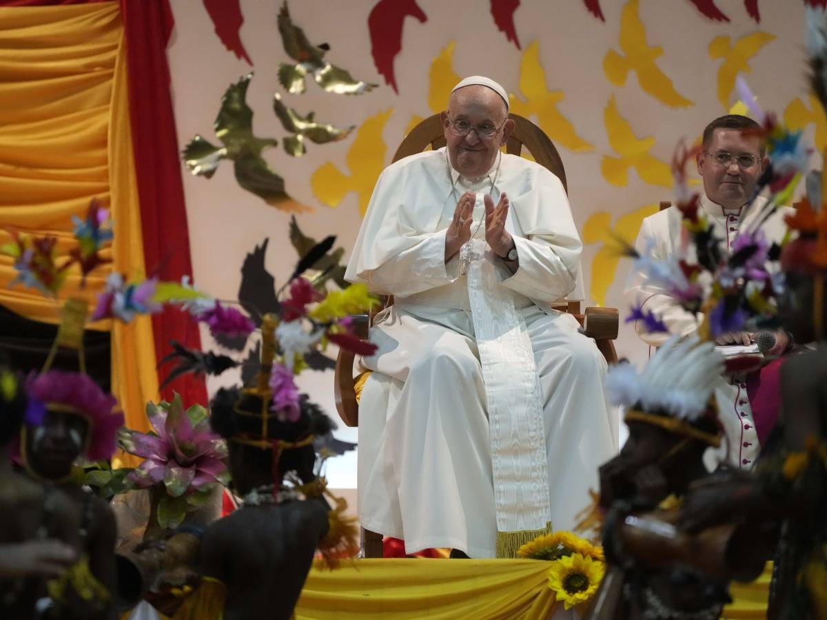 Islam, Refugees and Climate Change: The Pope's Agenda on the Longest Journey