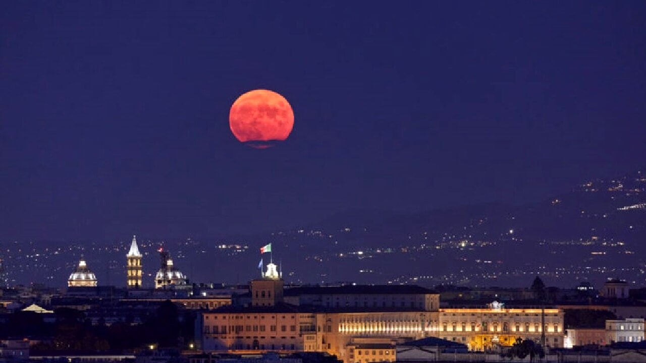 The Supermoon (with partial eclipse) is back: how and when to see it