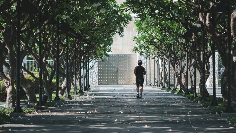 It's never too late: even training only on weekends protects your health