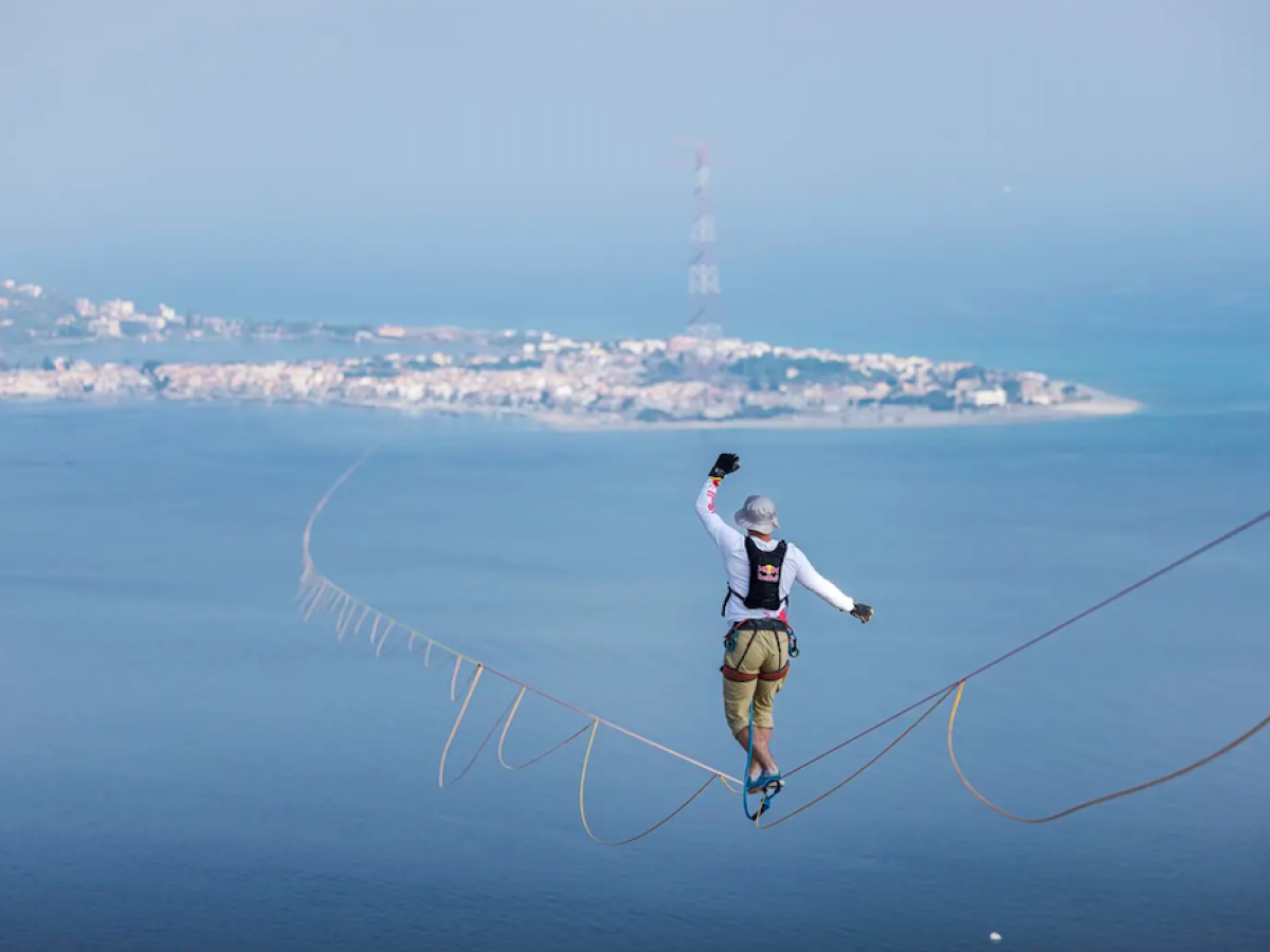 Walk over the Strait of Messina with a rope: Jaan Roose's feat