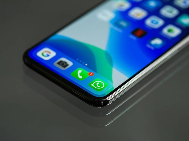 The chat list, the music, the updates. WhatsApp changes again: here's how