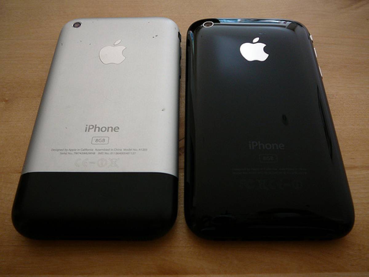 Do you have this old iPhone? It's worth a fortune: that's how much collectors spend