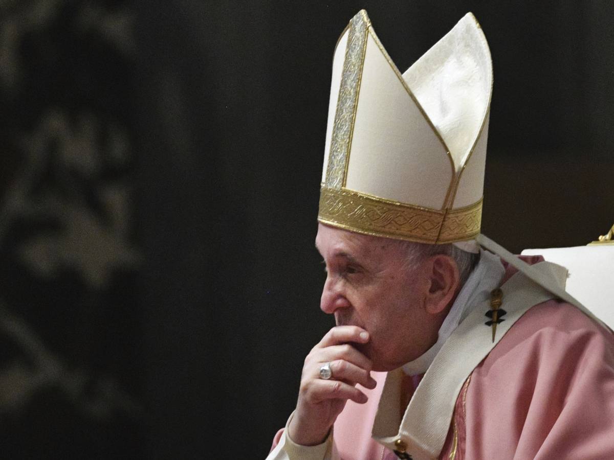 The Pope wants to cut pensions. Discontent is growing among employees and cardinals