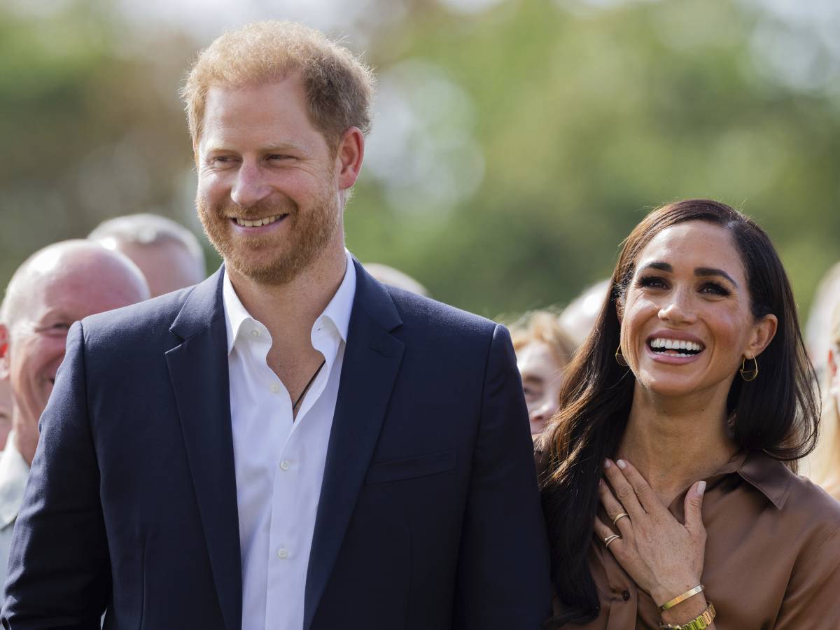 “A conspiracy”. The oddities in the Christmas cards of the Sussexes and Wales