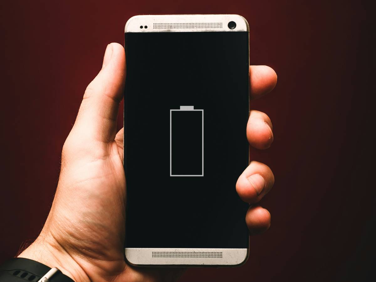Phone dead? We will be able to recharge it while keeping it in our pocket, here's how