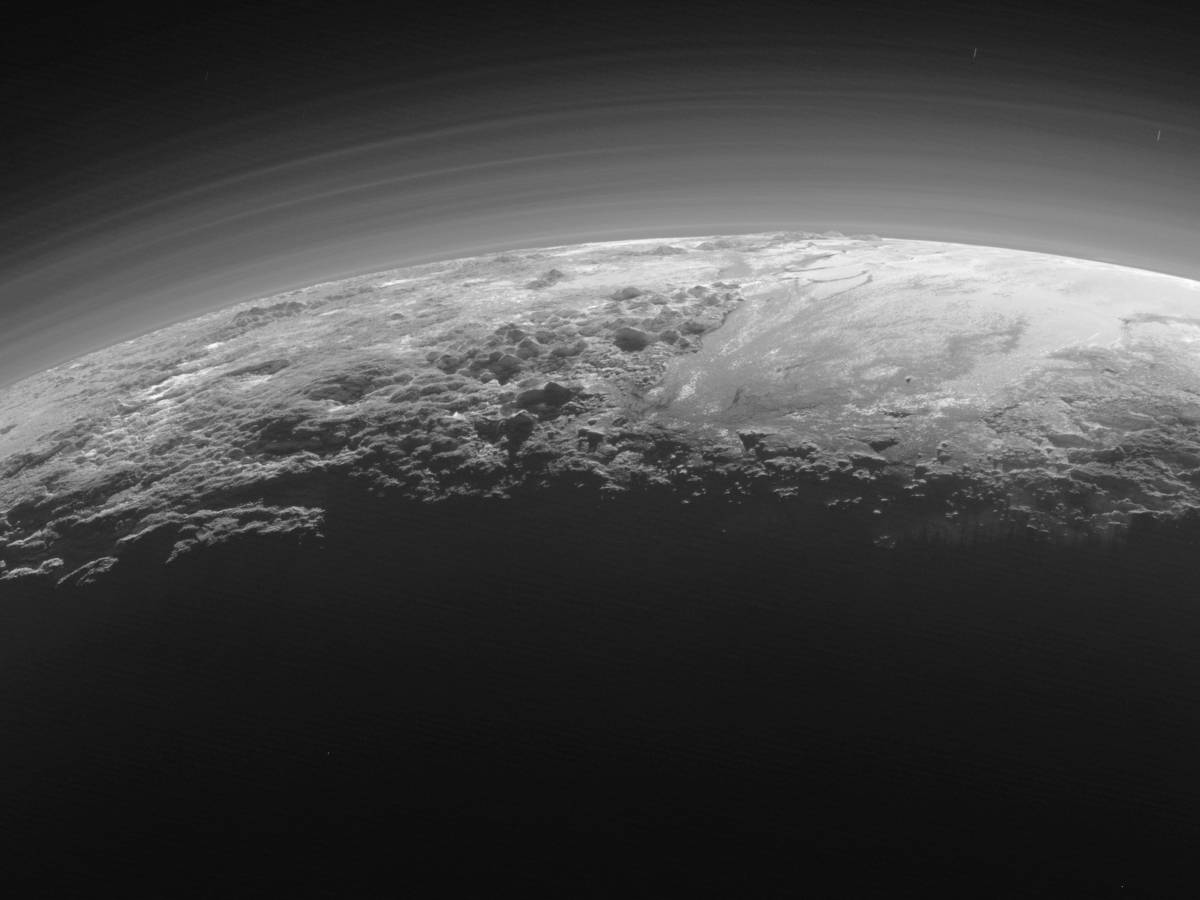 Kiss and capture: when even between planets the encounter leaves its mark