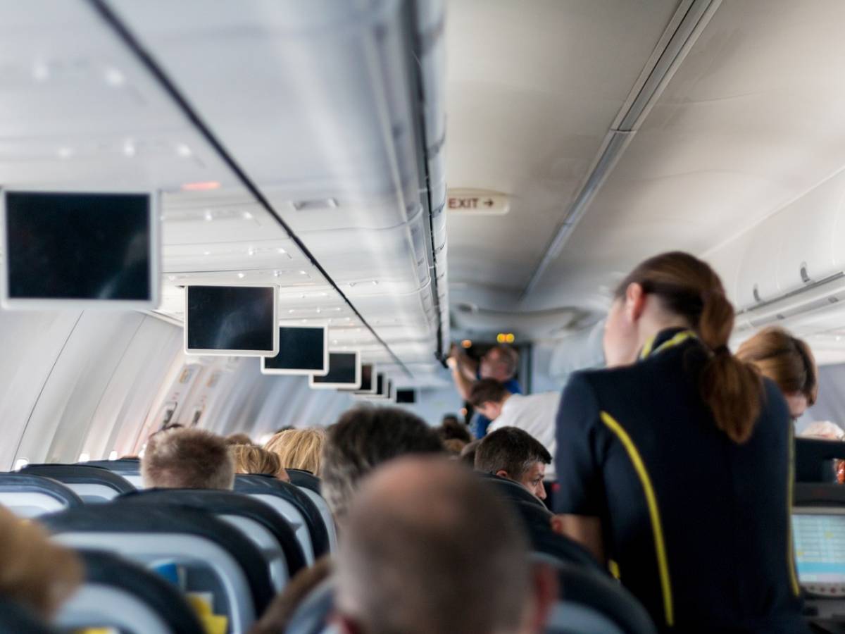Have you ever wondered why you can't (still) call when you are on the plane?