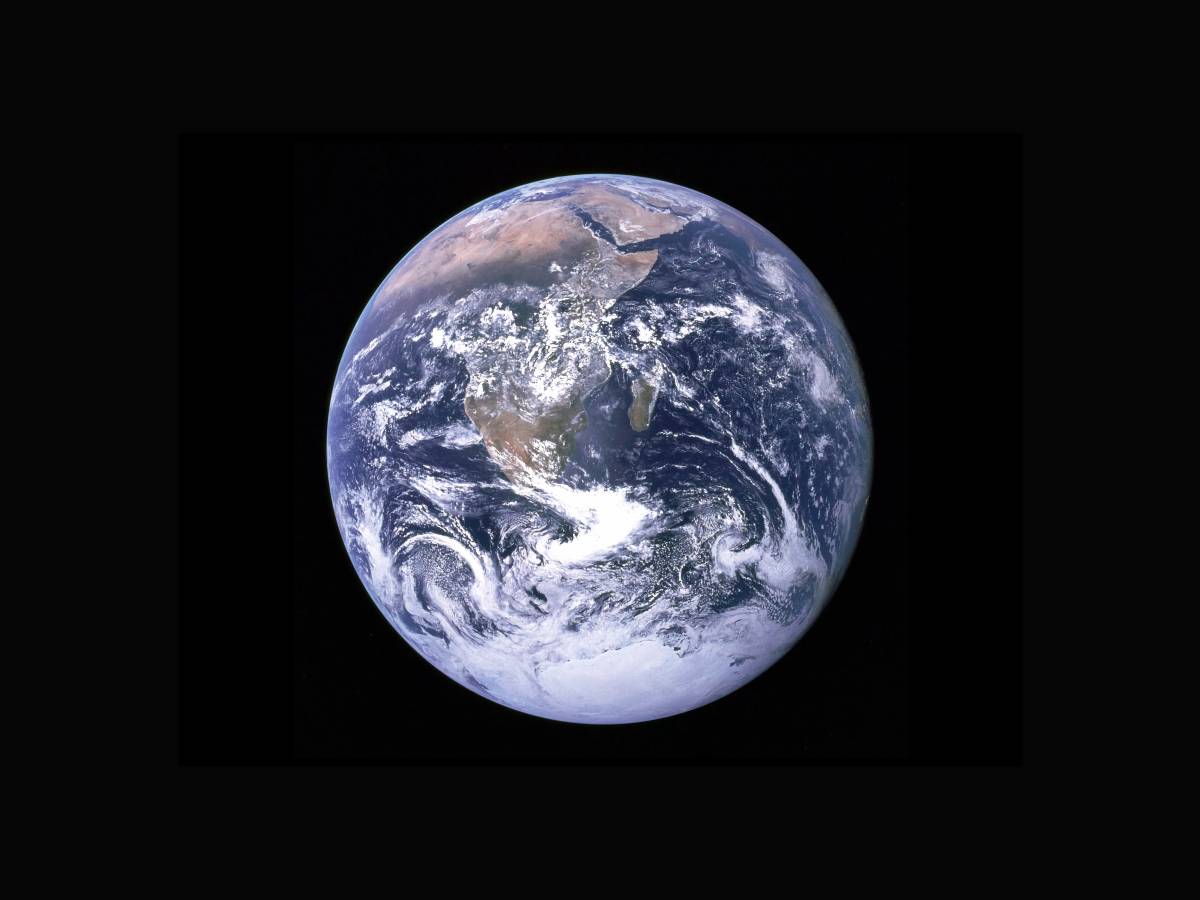 From science novelty on the nucleus of the earth. And with a new game you can get there by digging