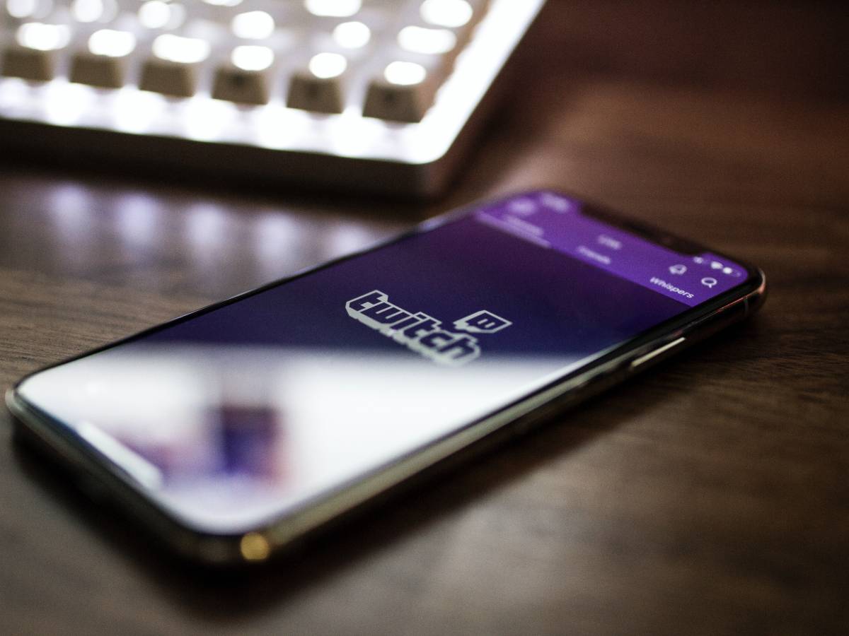 Green light to those who cheat. On Twitch the "cheats" will no longer be banned