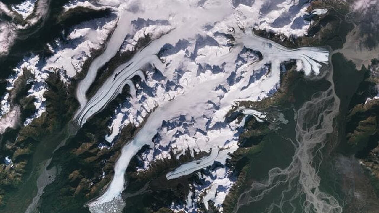 Glaciers around the world are melting at a rhythm never seen