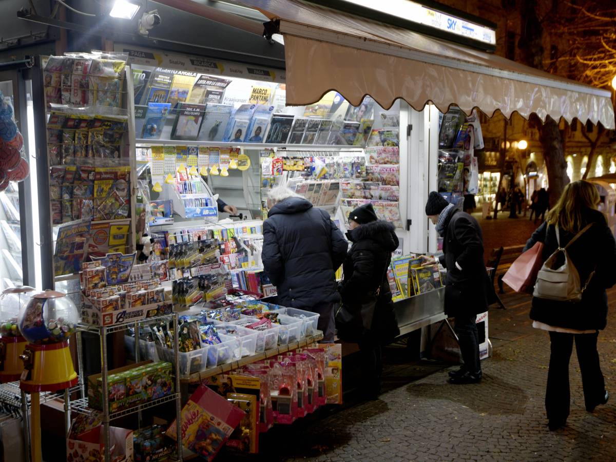 A newsstand that closes is a wound for society