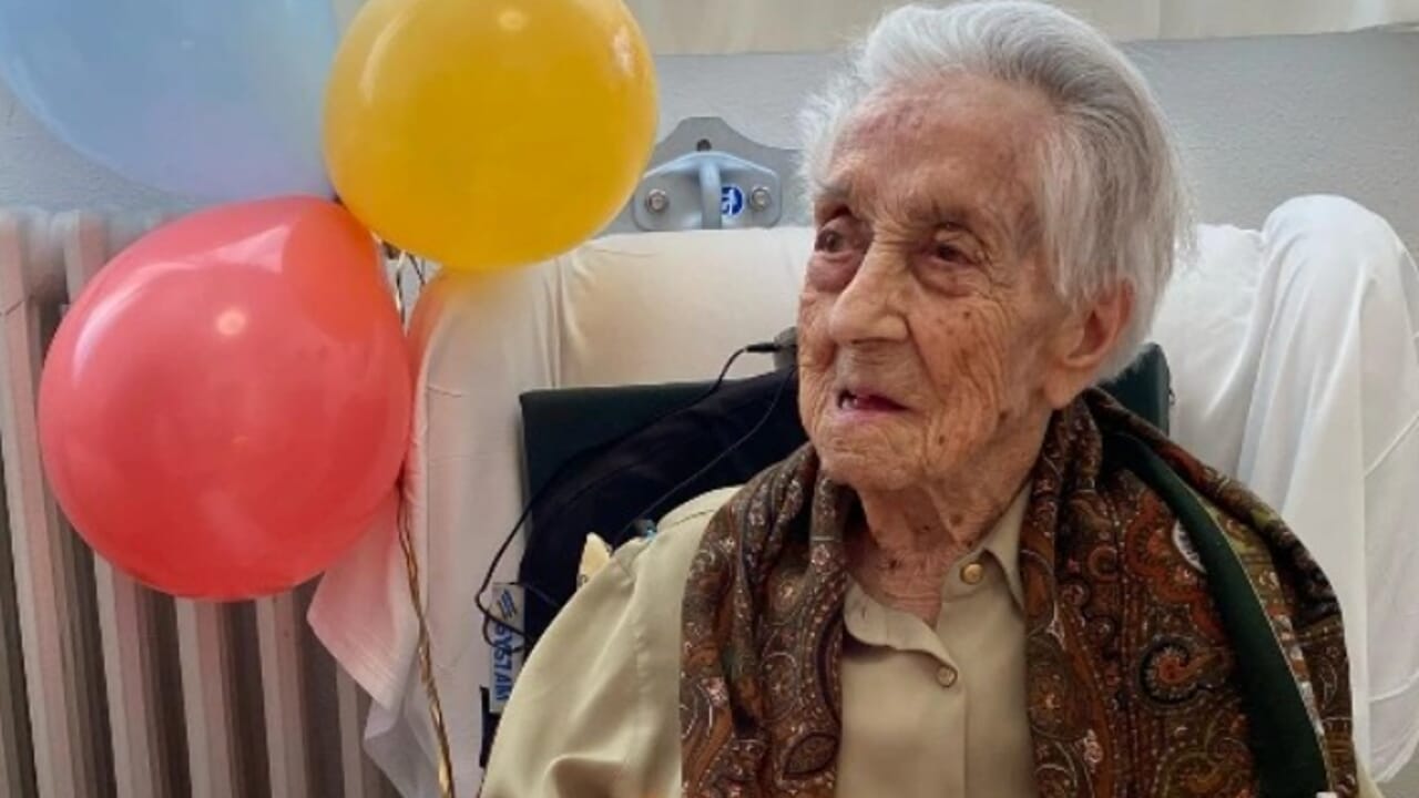 Lives up to 117 years thanks to the cells that remain younger