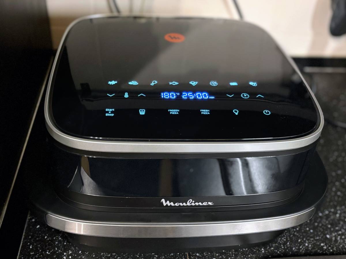 Moulinex Easy Fry XL Surface: small outside, maxi inside. Our test