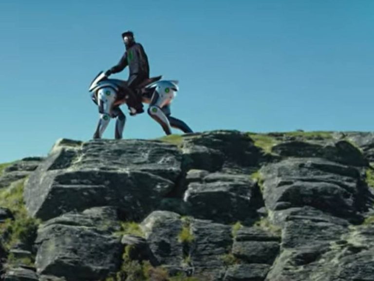 Kawasaki Corleo, the "tiger robot" for mobility on the road