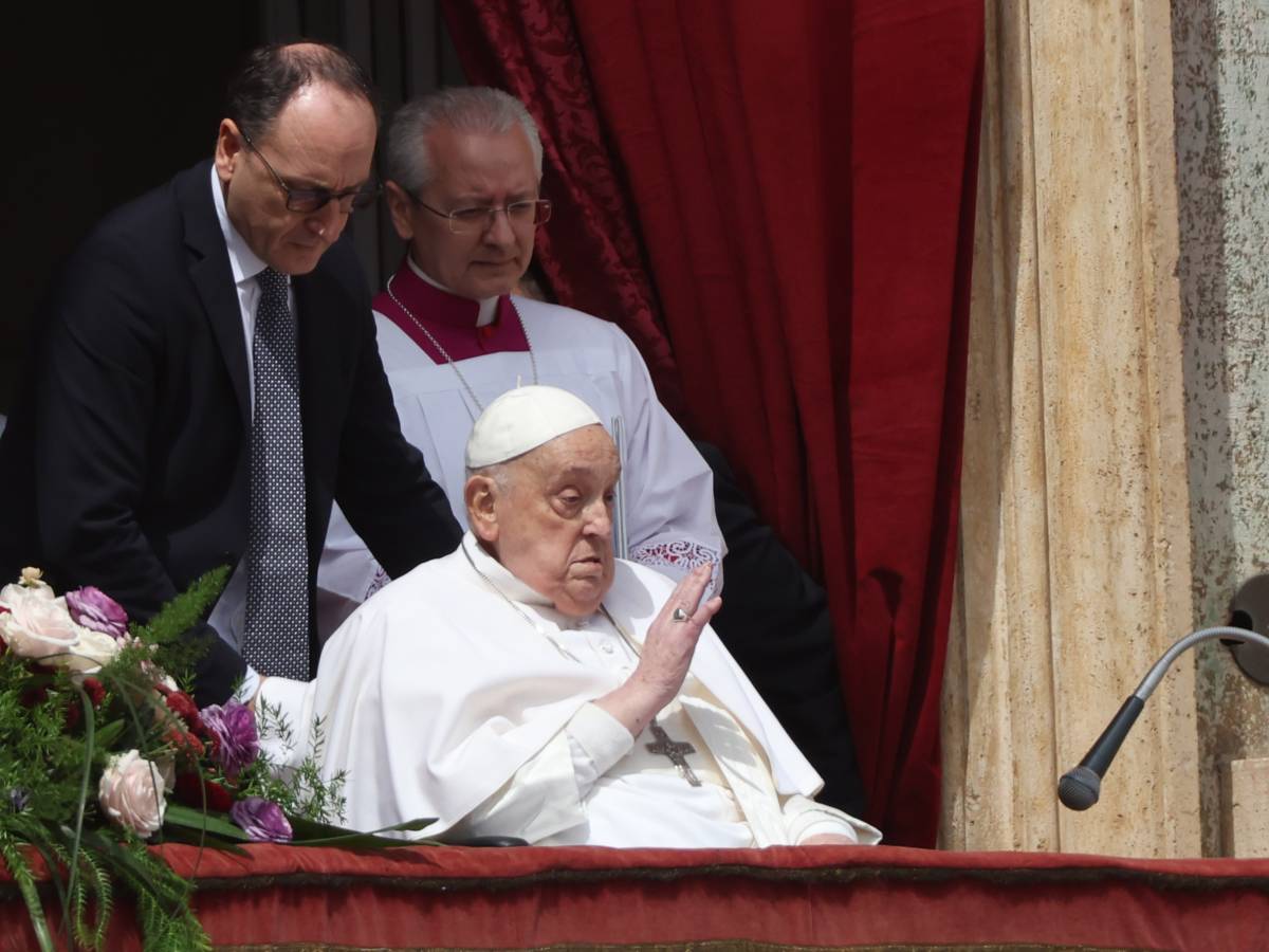 The Ratzinger-Francesco difference, Trump Strapazza Zelensky and Crimea: therefore, today ...