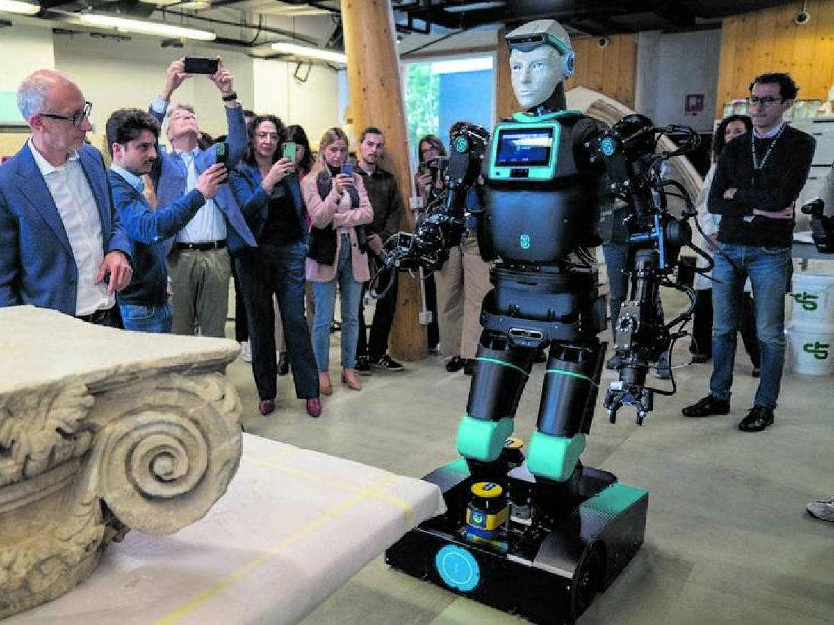 The restorer robot that responds like the AI