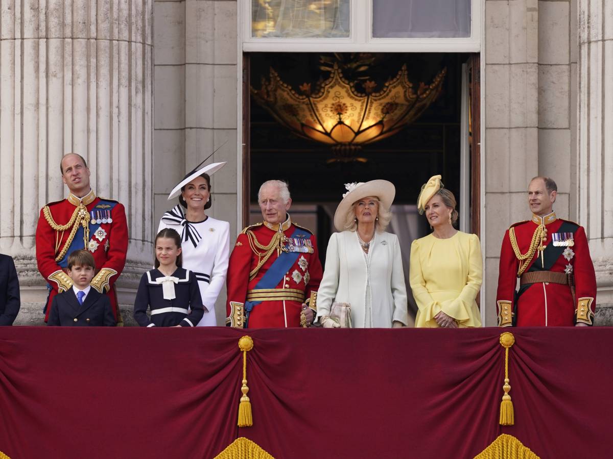 The carriage, Kate and the award in Meghan: the opposing events of the Royal Family