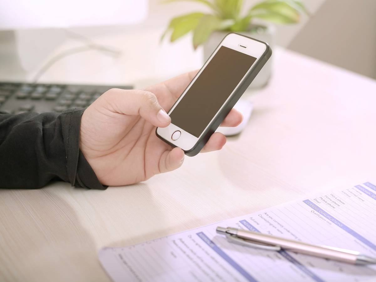 Farewell paid app to scan the documents. The Scanner function arrives directly on WhatsApp