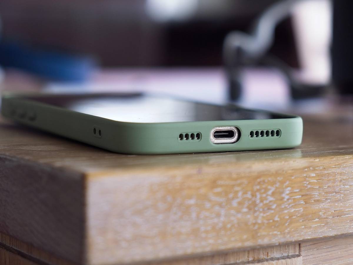 Why is my iPhone always slow? 5 things to check before thinking about it