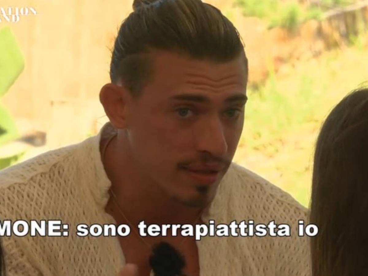 The "Terrapiattista" of Temptation Island with doubts about dinosaurs and astronauts on the moon
