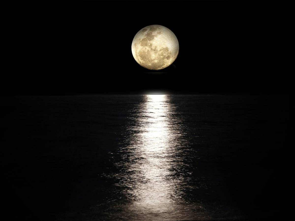 On August 9, all eyes to the sky for the moon of the historian: what symbolizes