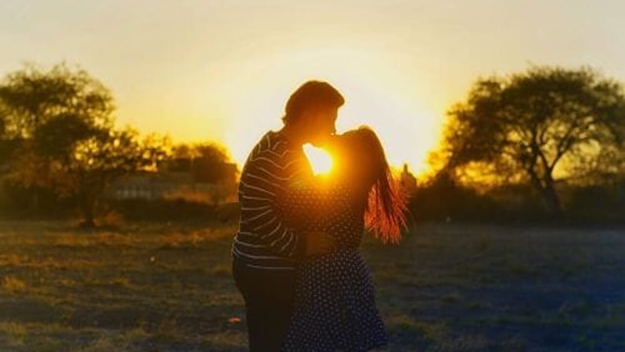 Question of chemistry: female smell can influence male behavior