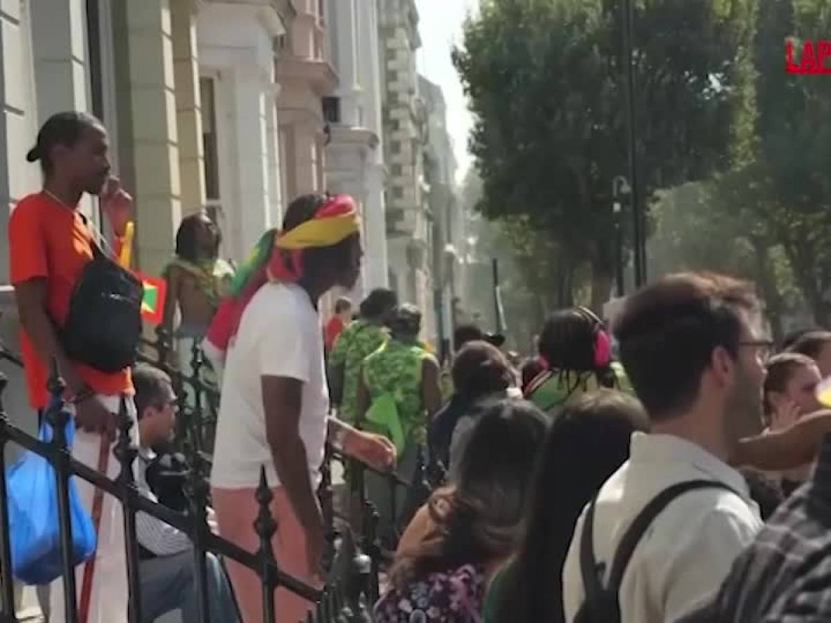 Video: London, Notting Hill Carnival: Invaded District