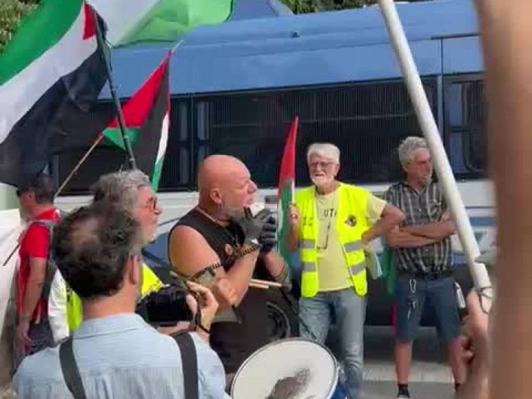 Video: The Pro Gaza protest against Tajani in La Versiliana