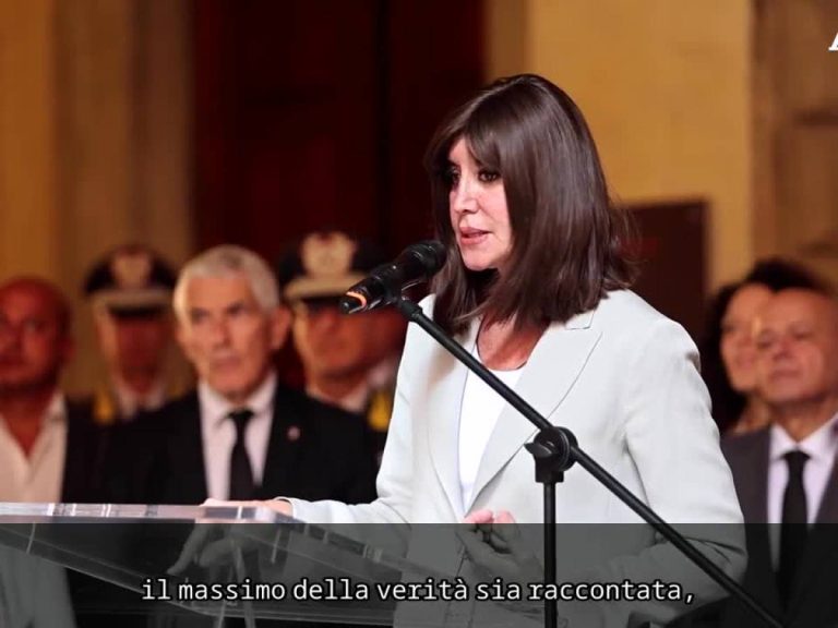 Video: massacre of Bologna, Bernini to family members: "The government is with you"