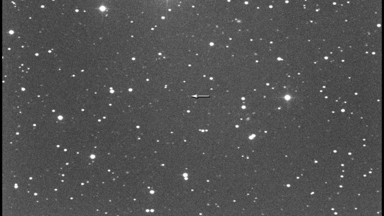 The Near-Earth 2025 QD8 asteroid passes "near" to the earth: when and how to see it