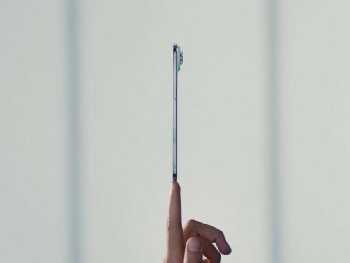 Few news from the Apple presentation. And the only revolution is a "thin" without sim