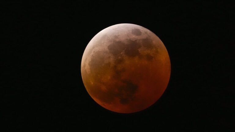 Total eclipse of the moon of September 7, how to see it and why it is "red"