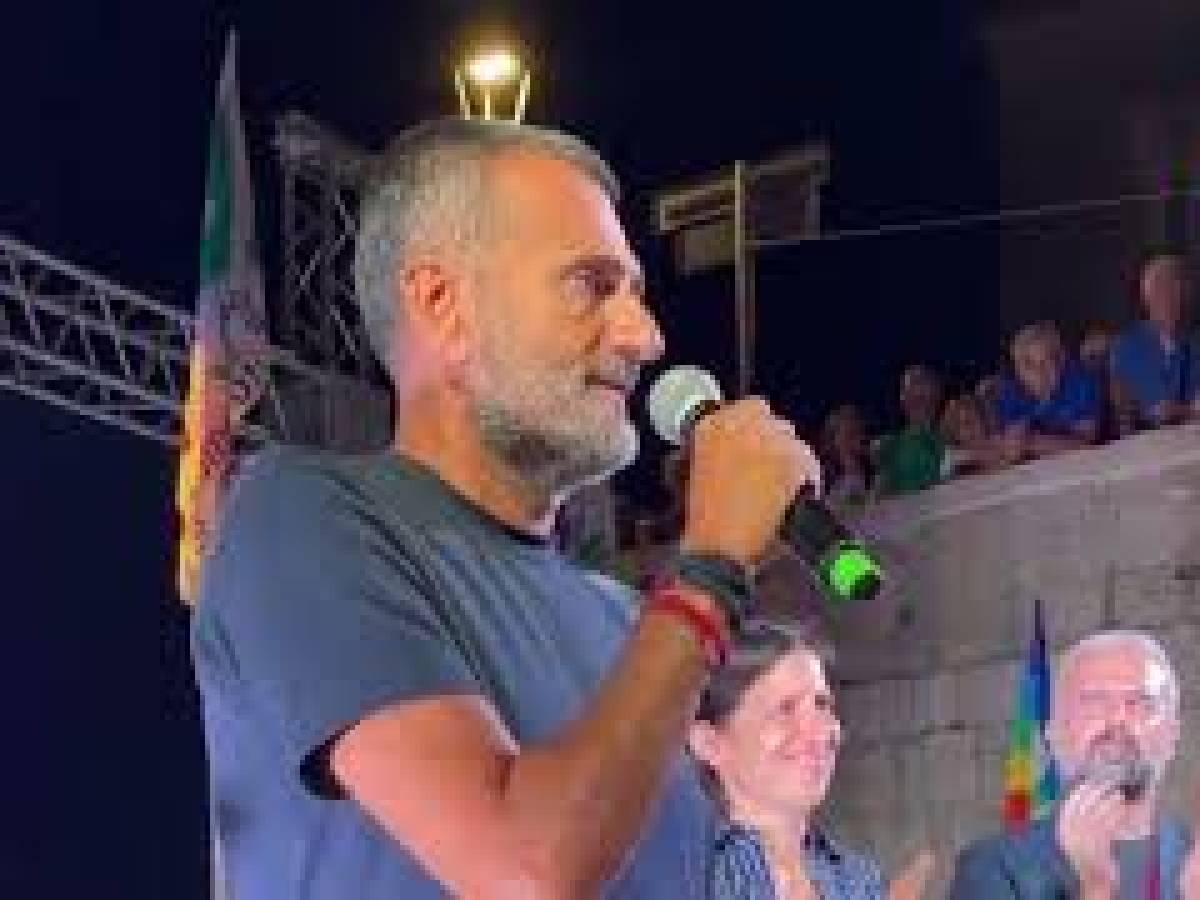 Video: Decaro is a candidate in Puglia: I couldn't turn behind my land and my people