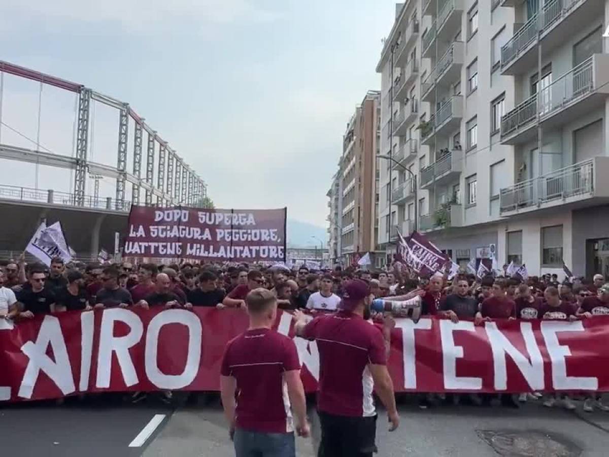 Video: Turin, contested the President of the Urban Granata Cairo: 5 thousand in procession