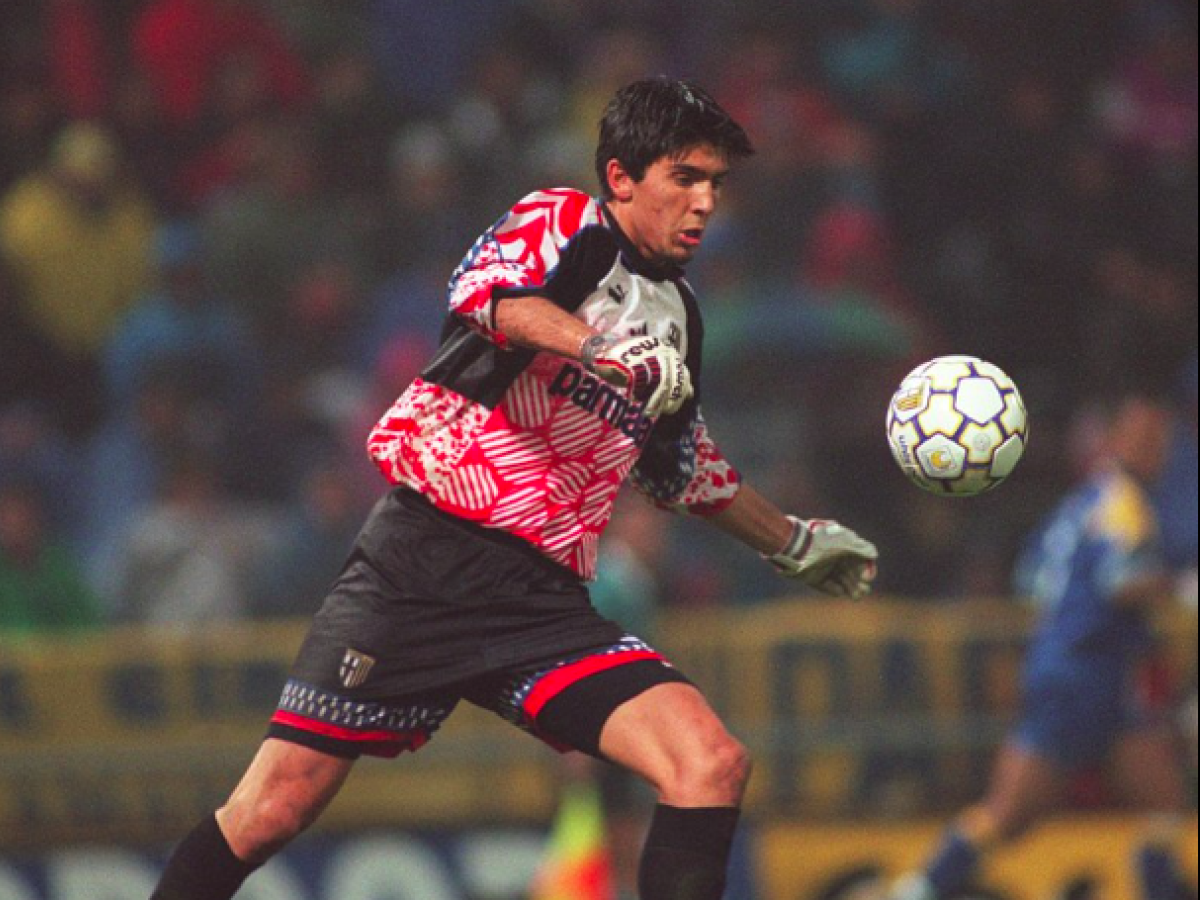 30 years ago the best goalkeeper in the world made his debut between the posts: Gianluigi Buffon