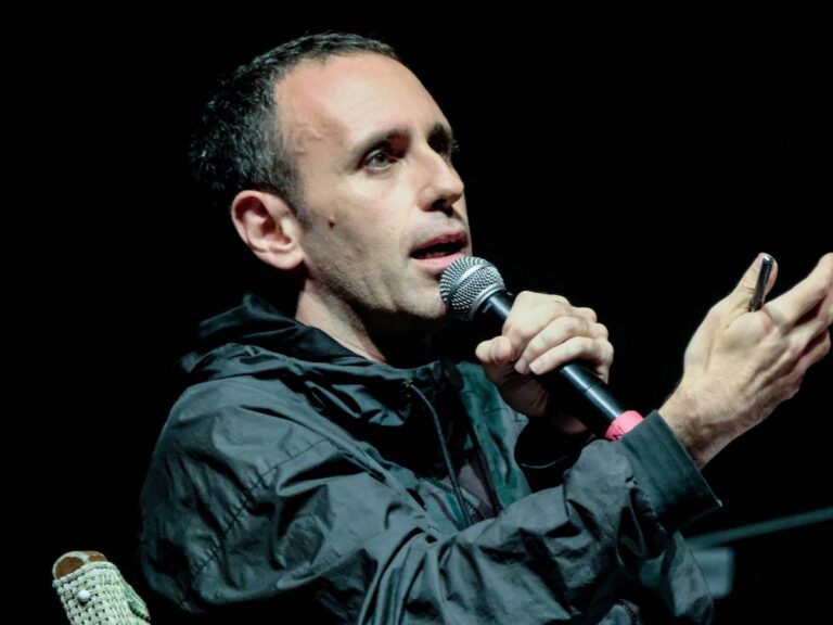 “No political support.” And Kojima deletes the photo with Zerocalcare: what happened