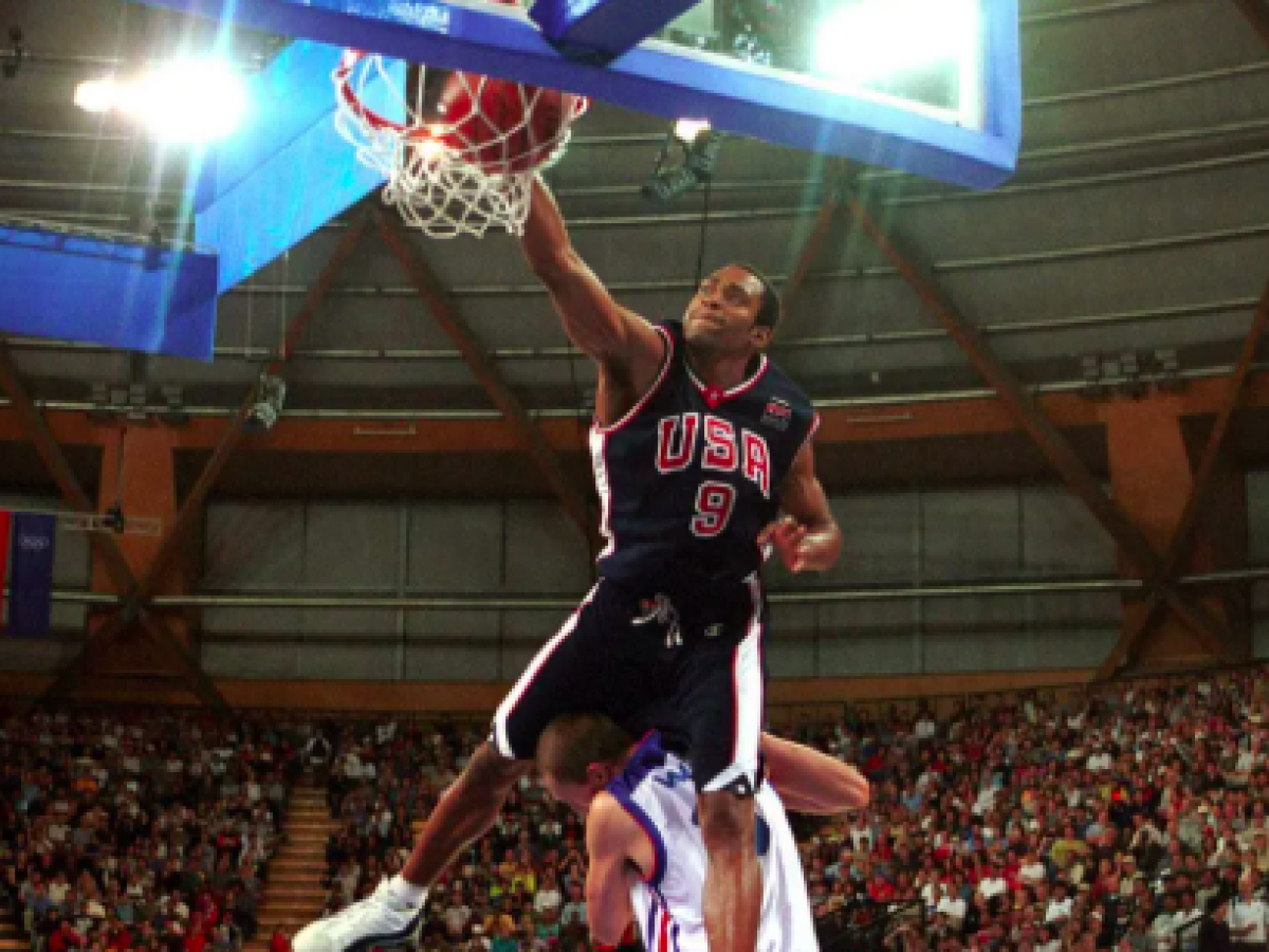 The "dunk of death": 25 years ago Vince Carter's crazy flight