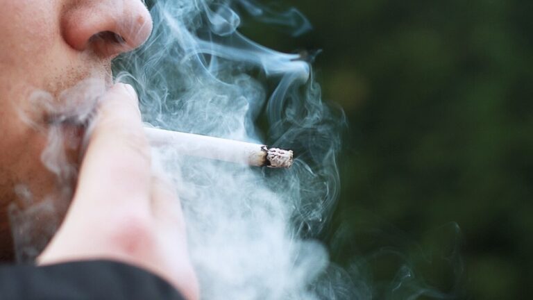 To stop smoking you just need to "name" the things that make us want a cigarette