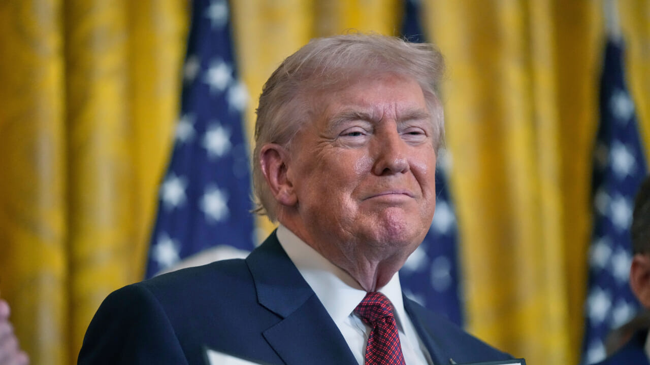 The US House defies Trump and votes to block tariffs on Canada