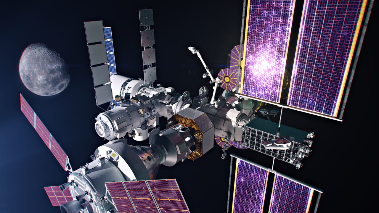 Trump changes plans to get to the Moon (and risks costing us dearly)