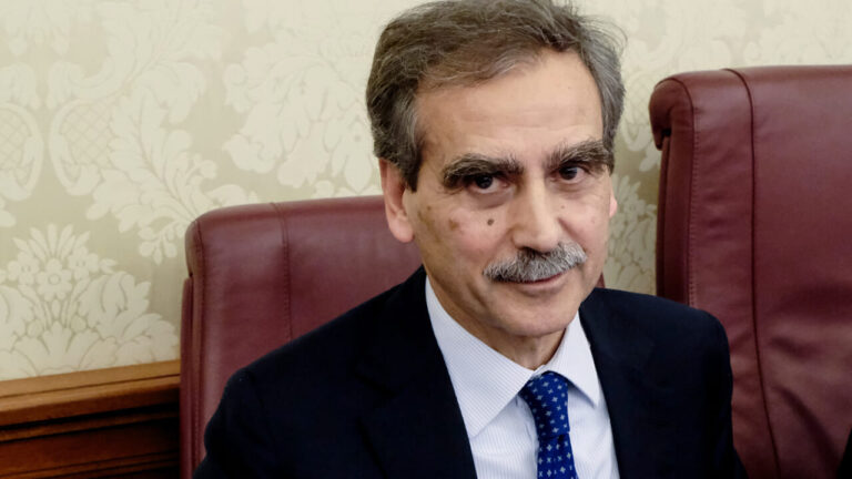 MPS "no confidence" Lovaglio: powers of CEO removed