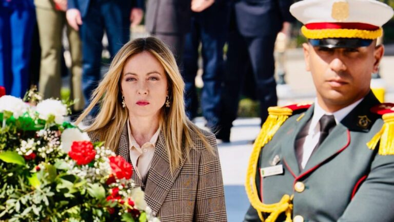 Meloni in Algeria at full throttle (but at a high price): the race against Spain to keep Italy alive