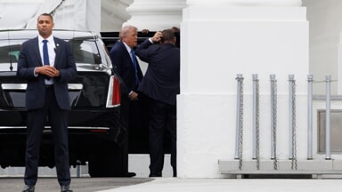 The images of the attack on the media gala with Trump (Photo LaPresse)